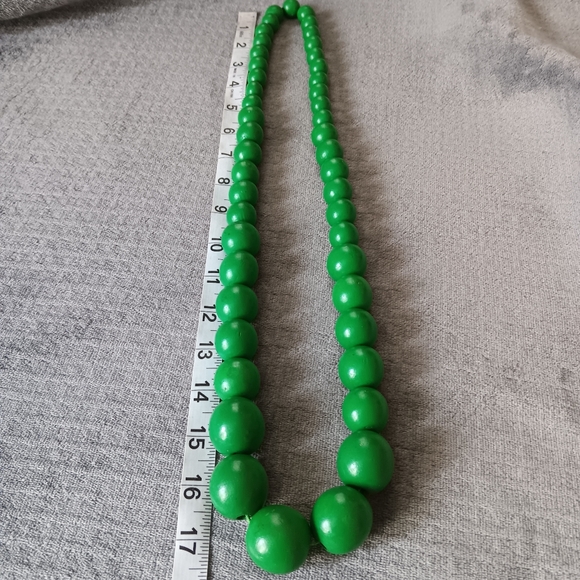 Vintage Chunky Large Wood Bead Necklace Green Wooden Round Ball Beaded 80s Vibes - Picture 6 of 7